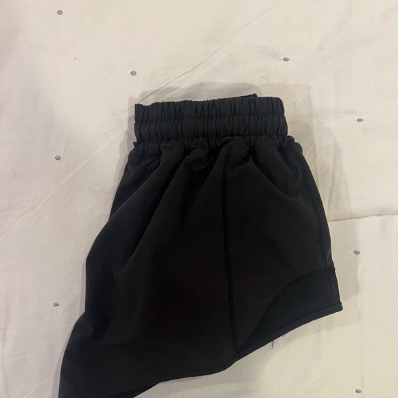 Lululemon Hotty Hot Shorts in Black (2.5 inseam) - Picture 5 of 5